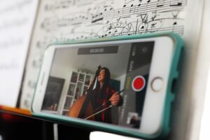 La Orquesta Filarmónica aprovecha la tecnología para expresar su arte