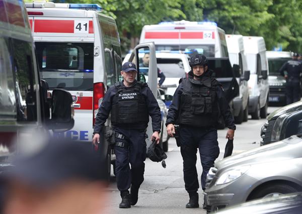 Nueve Muertos En Un Colegio Serbio A Manos De Un Menor Que Lo Plane