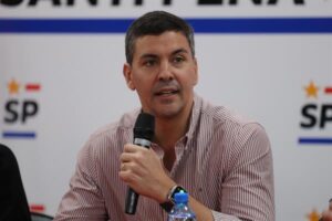 Peña pide al Gobierno garantizar seguridad de los paraguayos tras protestas