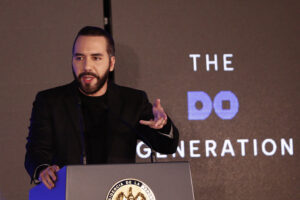 Encuesta oficial revela que Bukele mantiene 85 % de aprobación en El Salvador