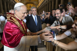 León XIV visita tumba de San Pablo y pide guía espiritual para su pontificado