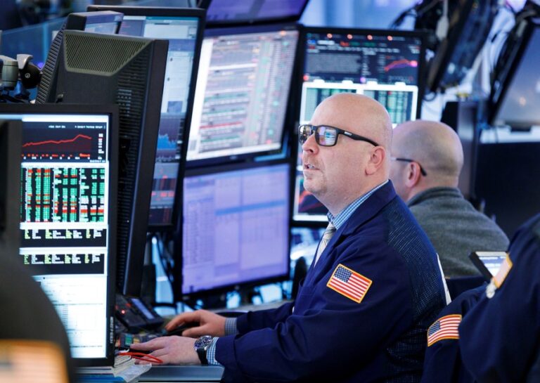 Wall Street sube tras datos que muestran desaceleración inflacionaria en EE.UU.