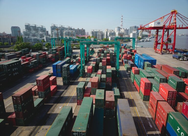 China considera reanudar conversaciones comerciales con Estados Unidos