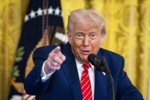 Trump revive debate sobre ciudadanía por nacimiento y esclavitud en EE.UU.