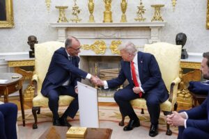 Trump y Merz hablan sobre defensa y gasto militar de Alemania
