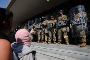 Trump dispuesto a recurrir a la Ley de Insurrección por protestas sociales