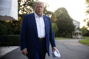 Trump compara cumbre OTAN con momentos de tensión con Israel e Irán