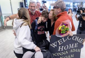 Evacuan a estadounidenses desde Israel: cientos aterrizan en Florida tras bombardeos