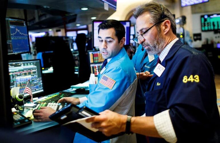 Wall Street se estabiliza frente a vaivenes arancelarios y comienza la sesión mixta