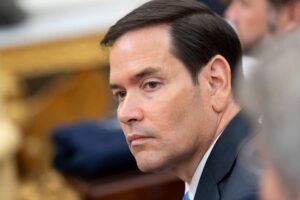 Suplantación con IA: impostor se hace pasar por Marco Rubio para acceder a datos clasificados