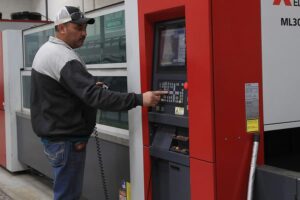 México reporta baja del 0,8 % en producción industrial durante mayo